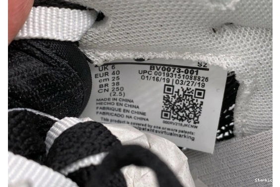 sacai Vaporwaffle White Black CV1363-001 Nike 0129